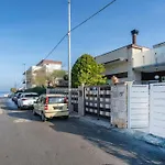 Guesthost - Armida Steps From The Sea Вилла *