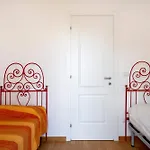 Guesthost - Armida Steps From The Sea Villa *
