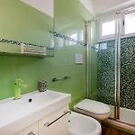 Villa Guesthost - Armida Steps From The Sea Bari